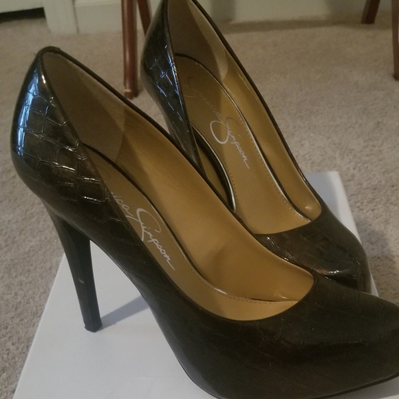 Jessica Simpson heel pumps - Picture 2 of 4